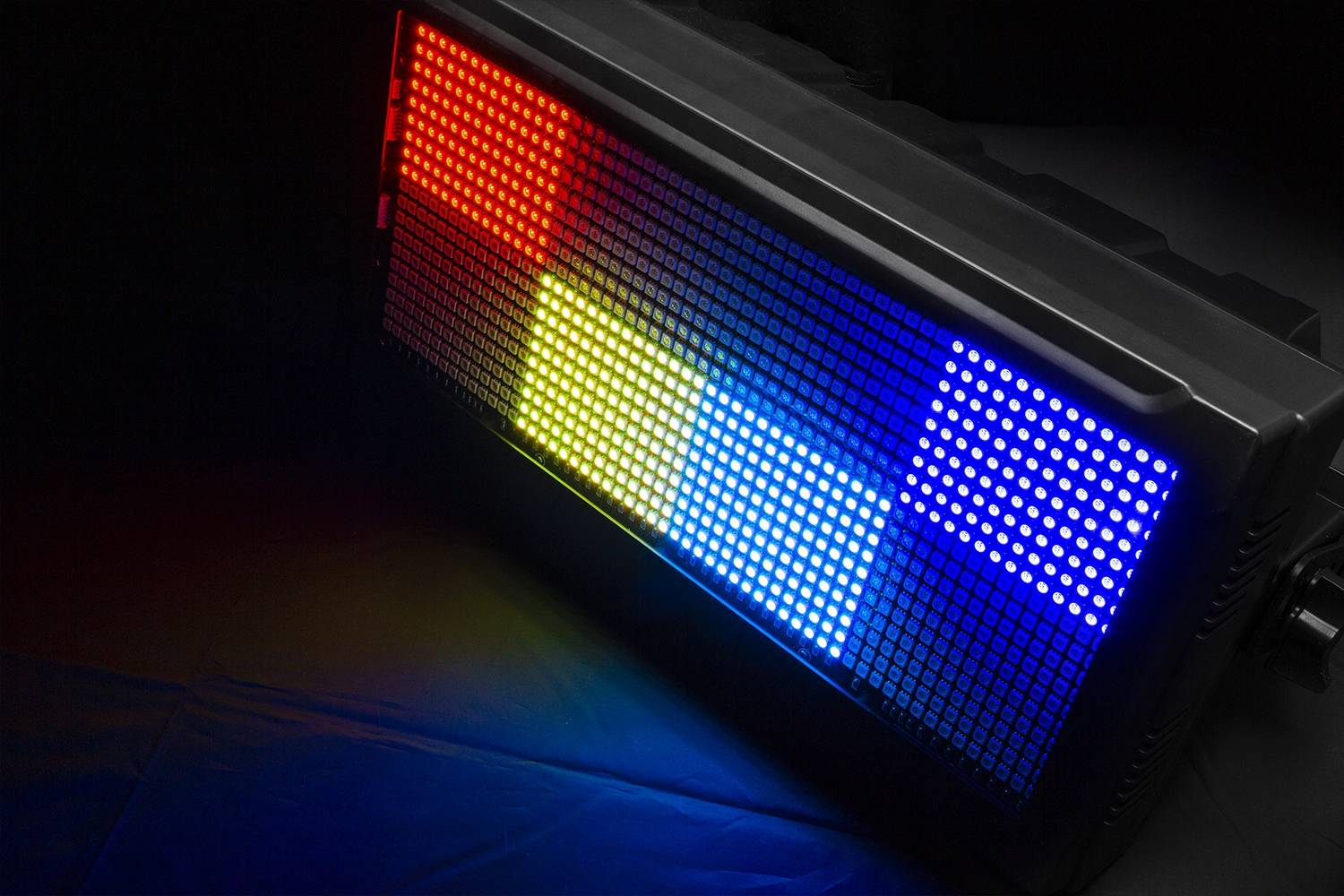  Stroboscoop Blinder LED BS1200 RGB Beamz